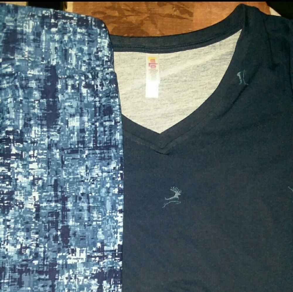 Outfit.   OS LEGGINGS AND SMALL CHRISTY T